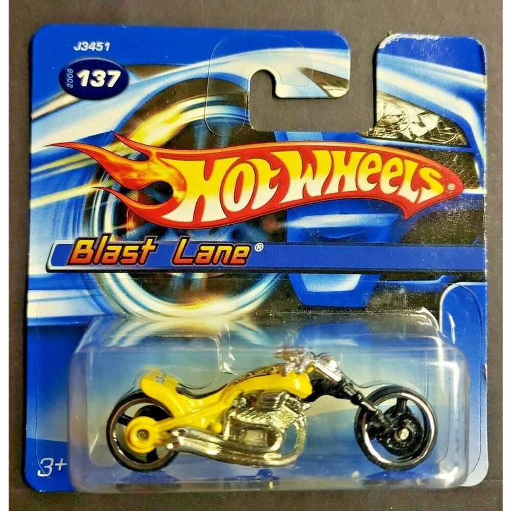 2006 Hot Wheels #137 Blast Lane Yellow Chrome Motorcycle Short Pak‎ HW9